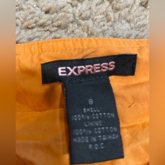Express Size 8 Orange pleated skirt - Picture 2 of 4